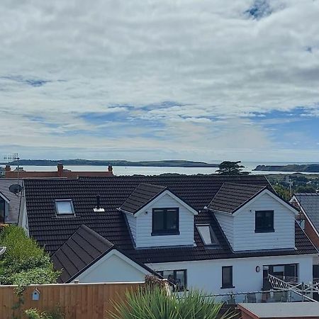 Sea Crest, Beautiful Home In Tenby With Sea Views 외부 사진