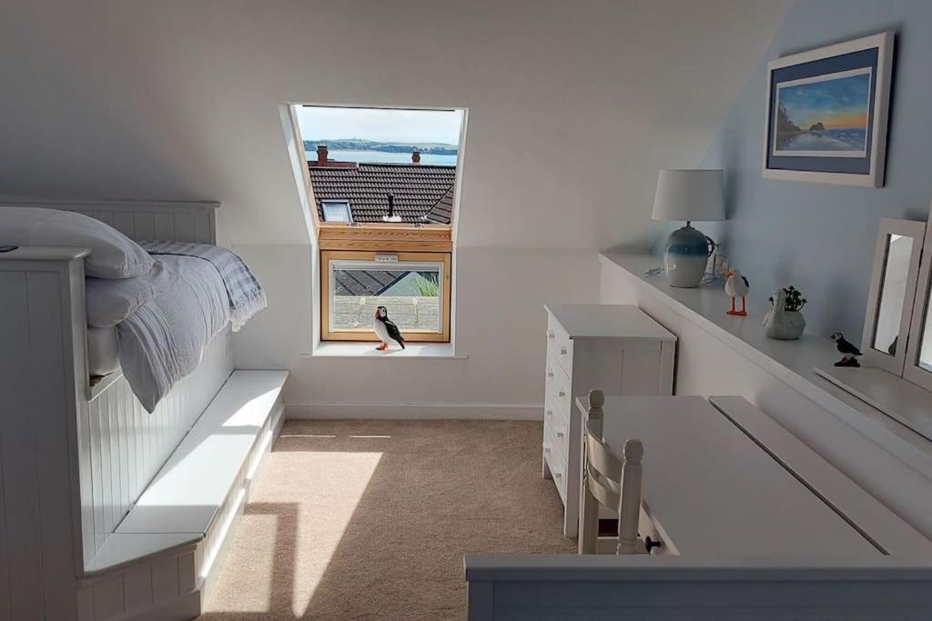 Sea Crest, Beautiful Home In Tenby With Sea Views 외부 사진