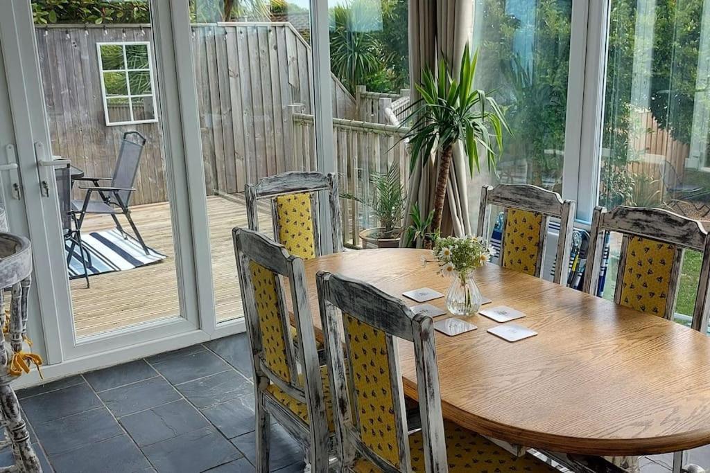 Sea Crest, Beautiful Home In Tenby With Sea Views 외부 사진